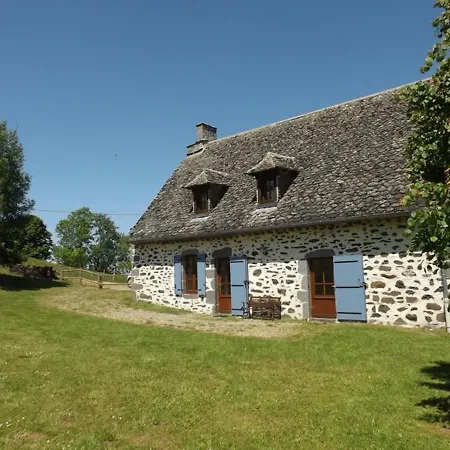 Maison De Charme Renovee 1637, Proche De Salers, Avec Jardin, Terrasse, Cheminee, Wifi, Animaux Admis - Fr-1-742-20